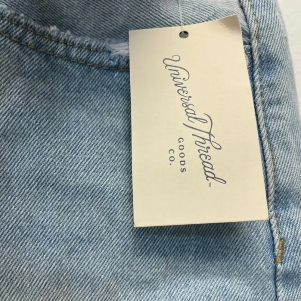 Universal Thread Women's Mid Rise‎ 90's Baggy Denim Shorts Light Wash Size 30